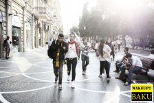Флешмоб " Winter in Summer" в Баку  - в летнюю жару в зимней одежде (фотосессия)
